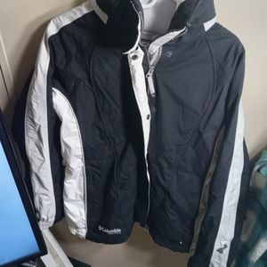 Women’s Winter Columbia Jacket/Coat size large great condition black and white